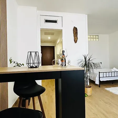Modern Apartment- 10 Min To Venice Appartamento